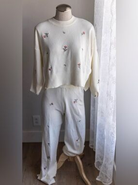 Cozy Cream Floral Knit Sweater & Pants Set